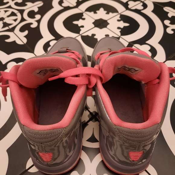 Jordans - Picture 3 of 4